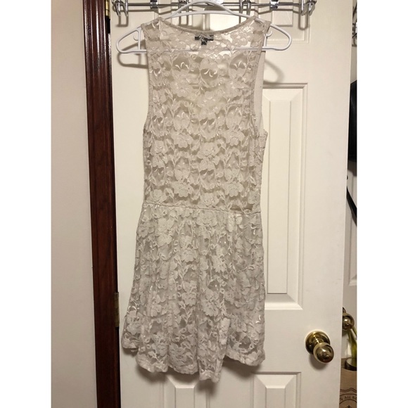 Dilemma strapless lace dress!! - Picture 2 of 2